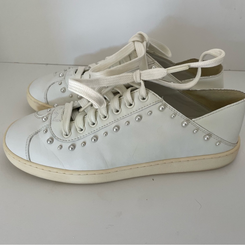 Stuart Weitzman Goldie Convertible Sneaker in White Leather with Pearl